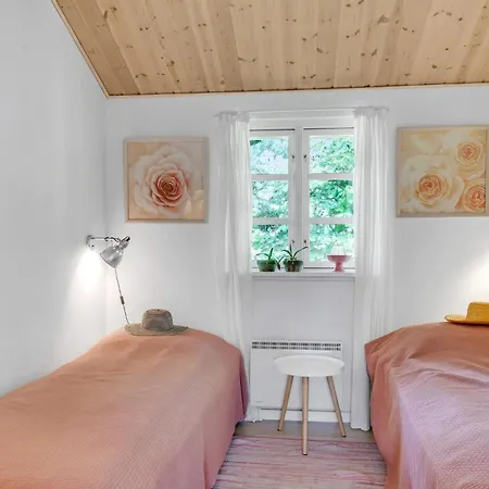 Hojby 9 بيت للعطل Højby