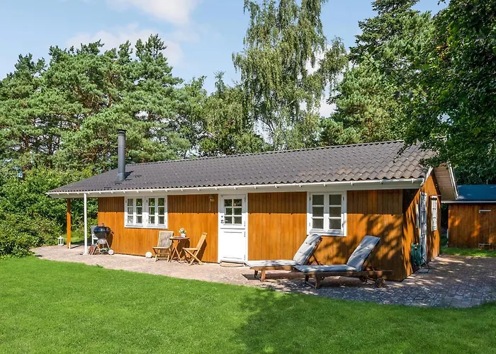 Holiday Home Hojby 9 Højby